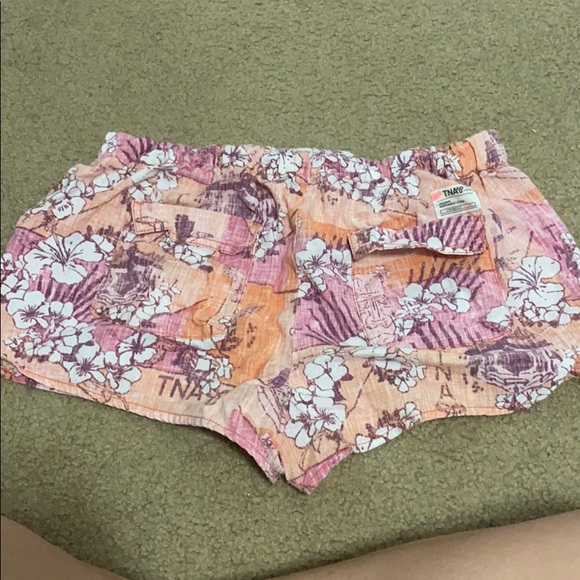 Tna Shorts - Picture 2 of 7